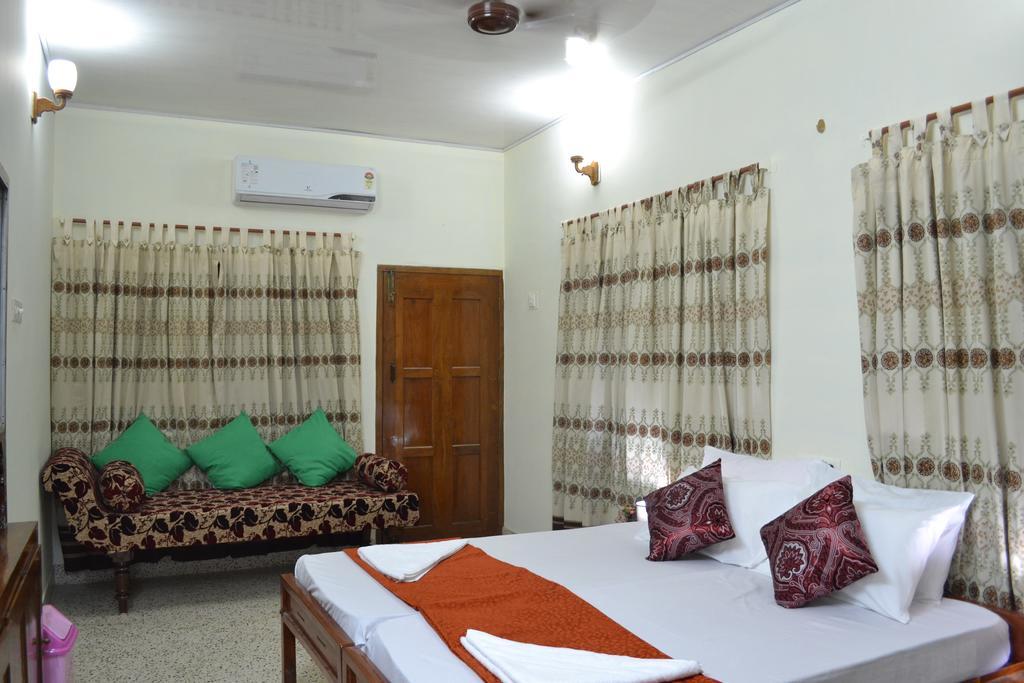 Thoms Beach Homestay Alappuzha Экстерьер фото
