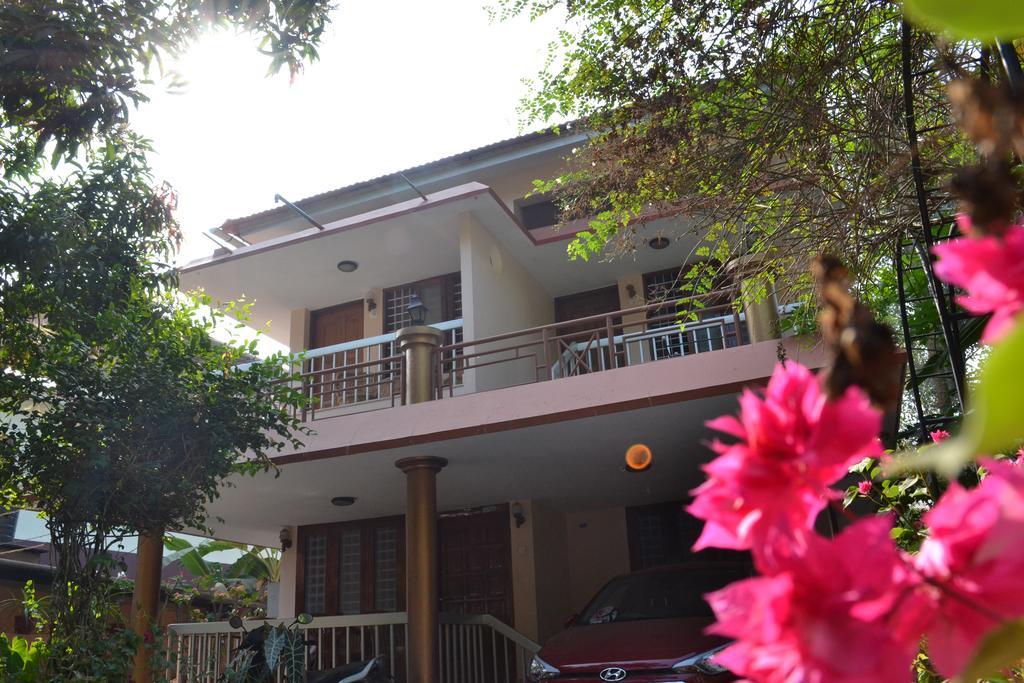 Thoms Beach Homestay Alappuzha Экстерьер фото