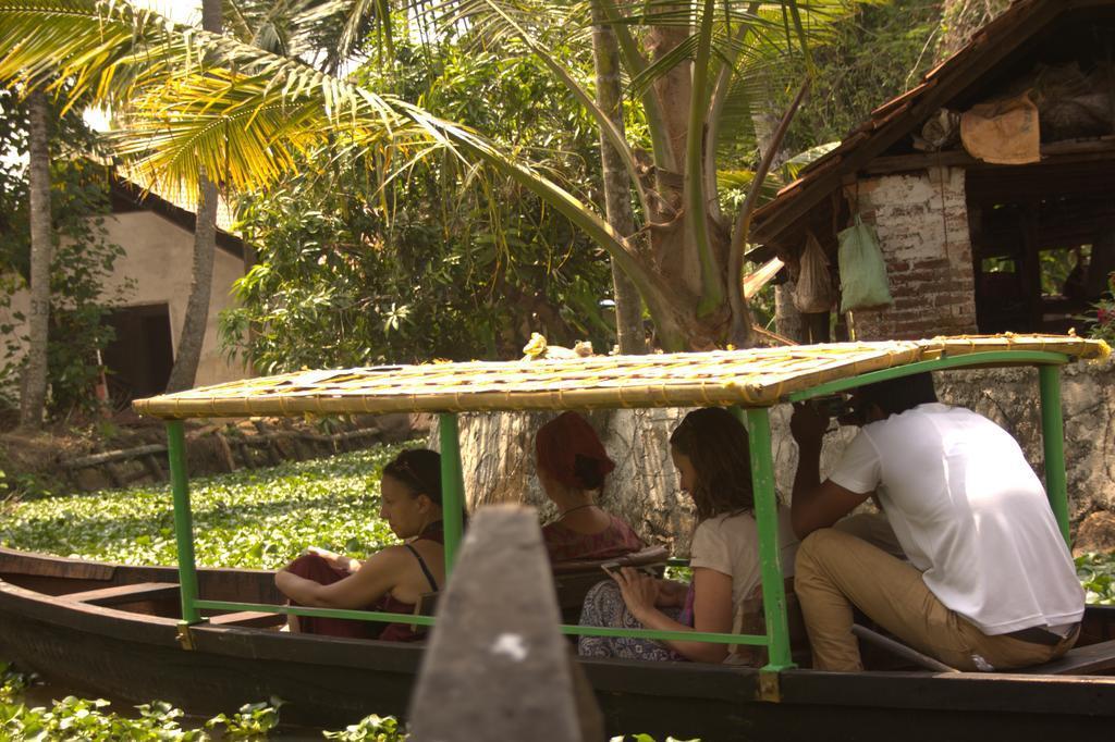 Thoms Beach Homestay Alappuzha Экстерьер фото