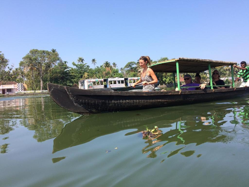 Thoms Beach Homestay Alappuzha Экстерьер фото